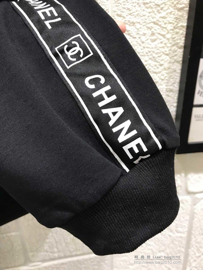 Chanel香奈兒 法國專櫃同步新款 小香新款 刺繡套裝 刺繡LOGO亮片繡花 鬆緊腰褲 時尚大氣款  xly1373